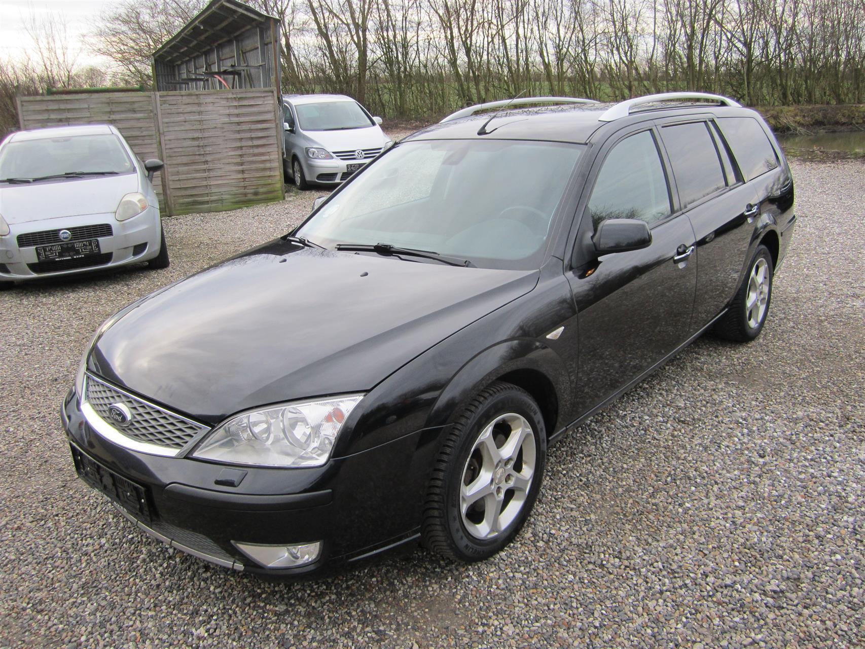 Sort Ford Mondeo fra 2006