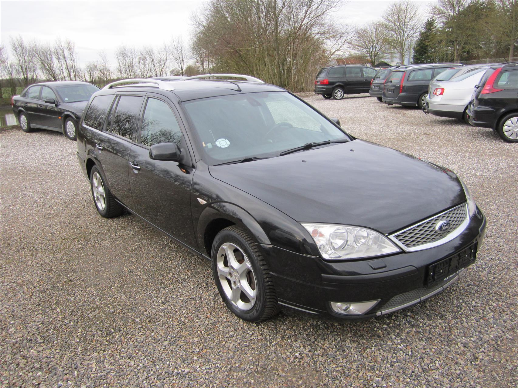 Sort Ford Mondeo fra 2006