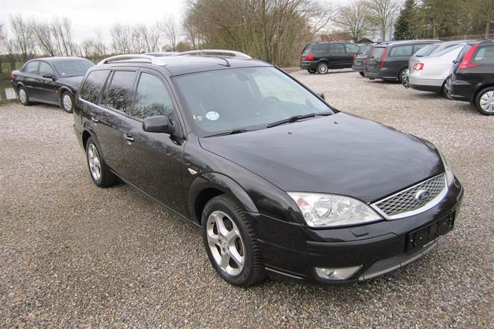 Sort Ford Mondeo fra 2006