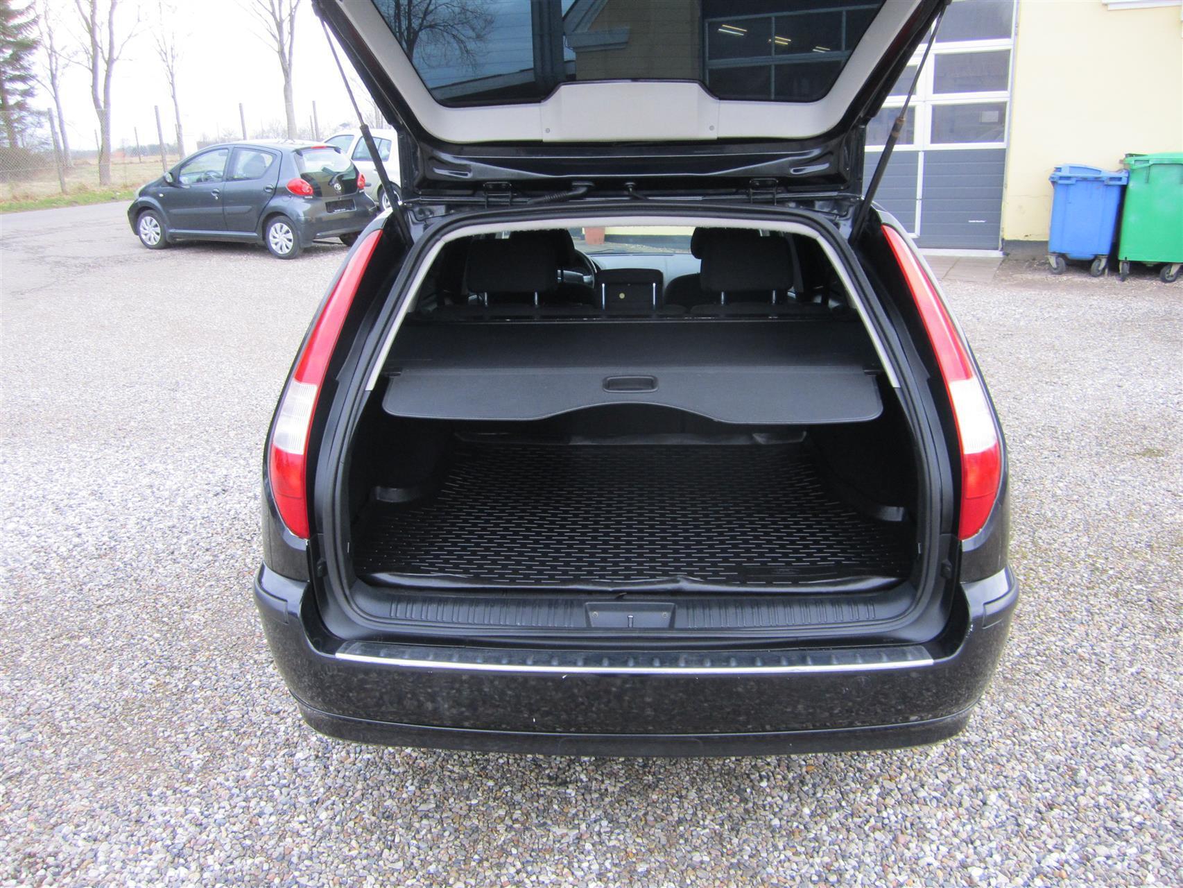 Sort Ford Mondeo fra 2006