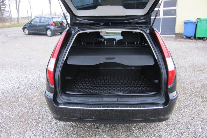 Sort Ford Mondeo fra 2006