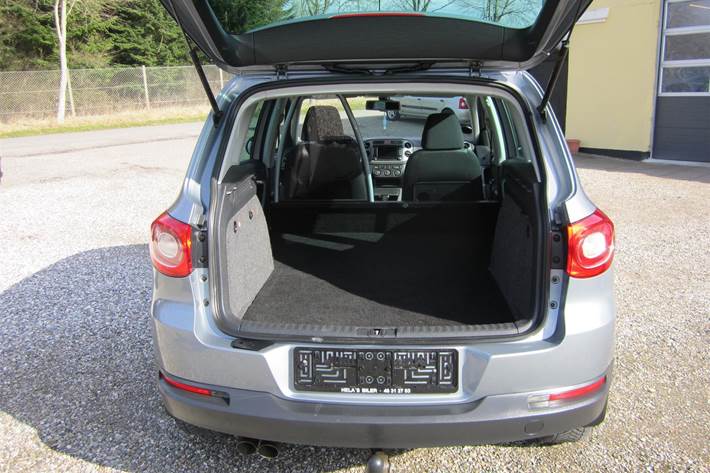 Grå VW Tiguan fra 2008