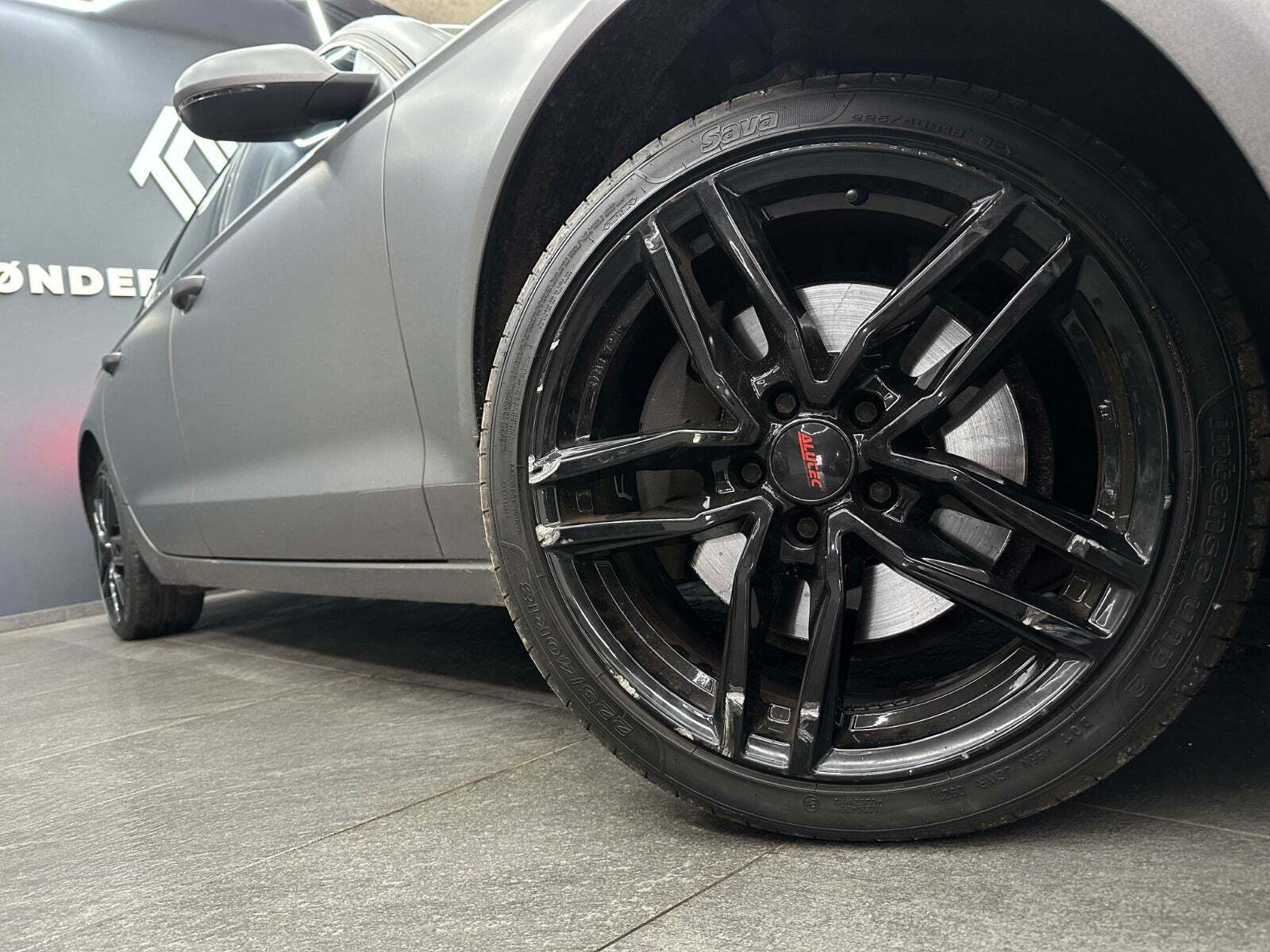 Grå Audi A6 fra 2014