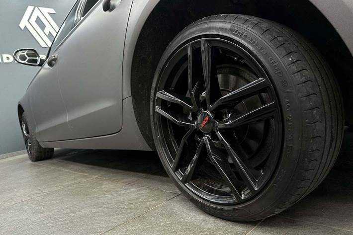 Grå Audi A6 fra 2014