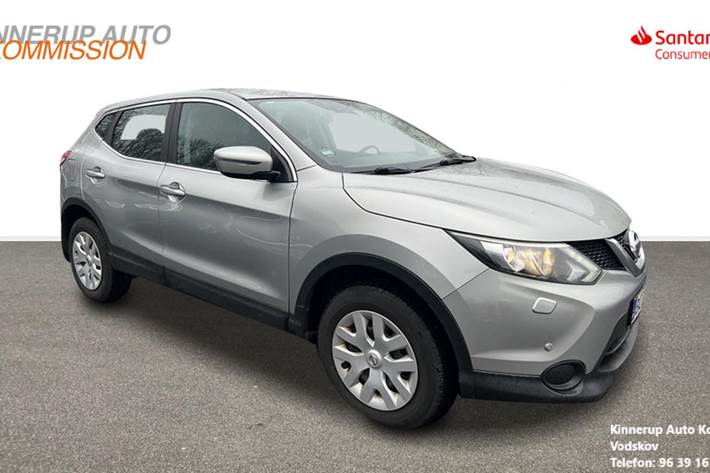 Sølv Nissan Qashqai fra 2015