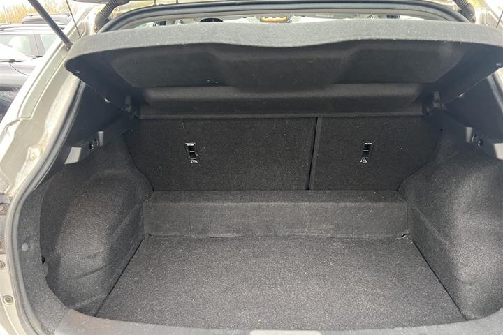 Sølv Nissan Qashqai fra 2015