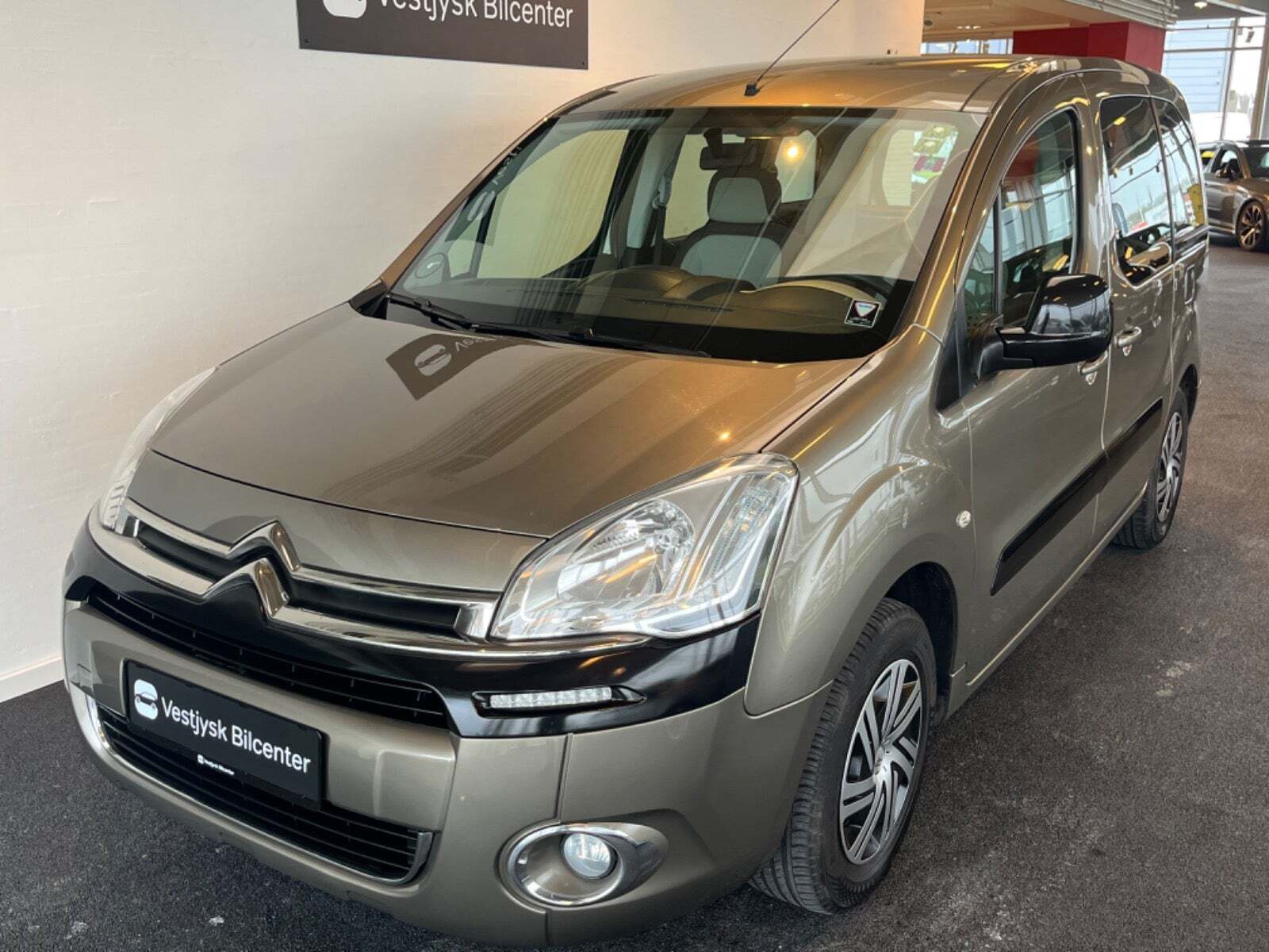 Grå Citroën Berlingo fra 2013