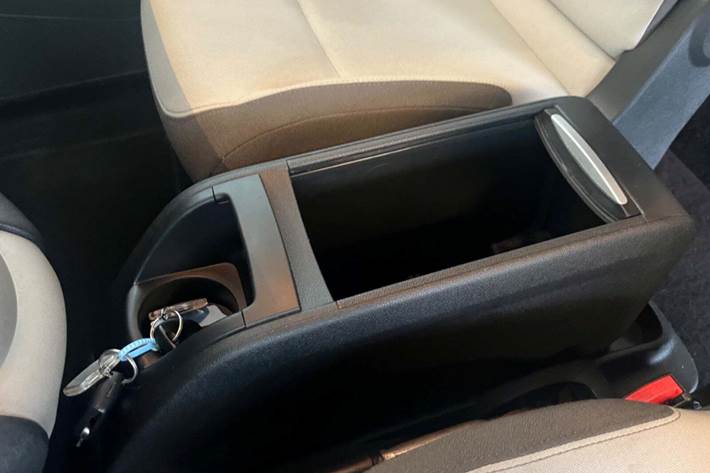 Grå Citroën Berlingo fra 2013