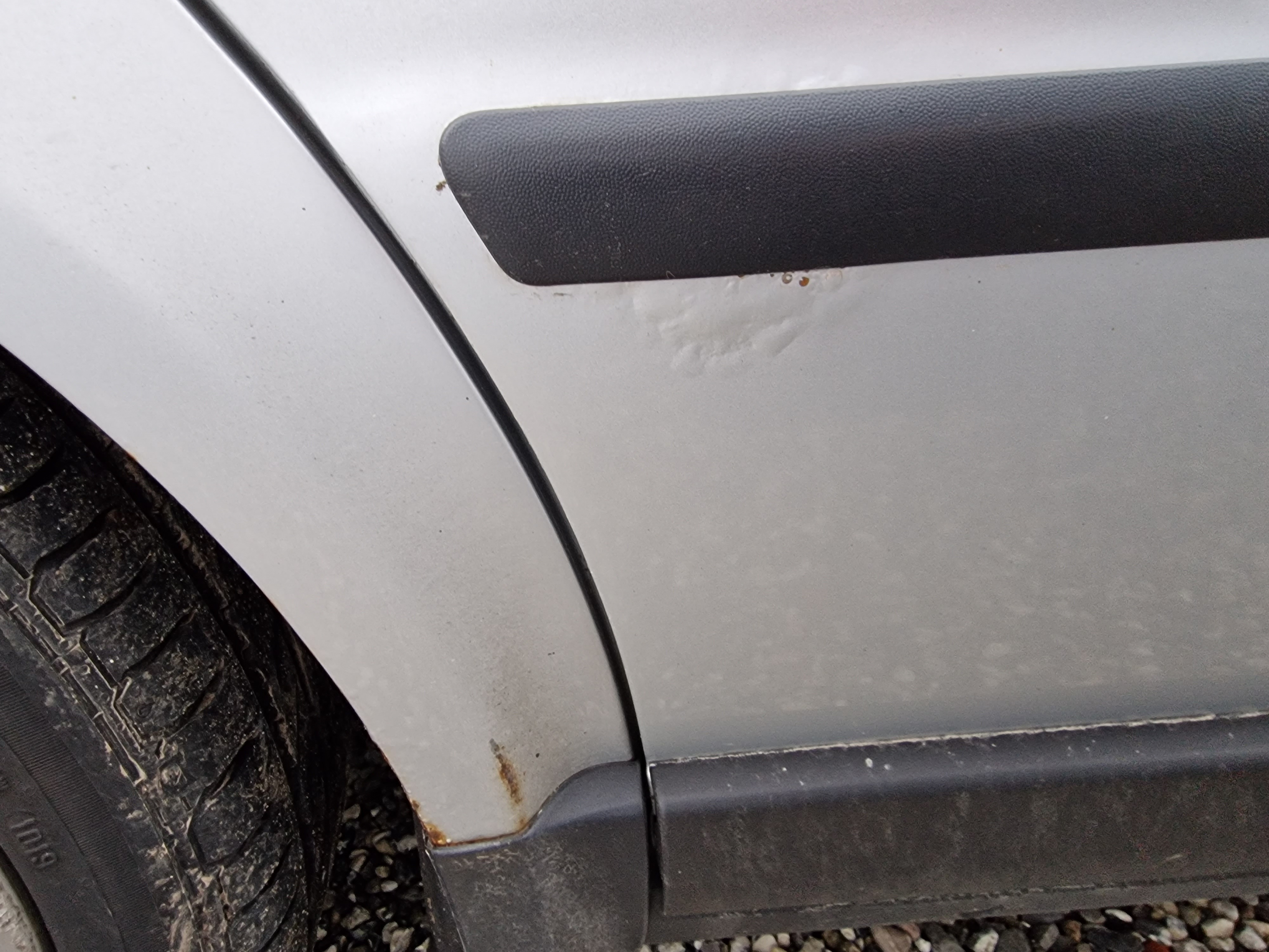 Grå VW Passat fra 2004