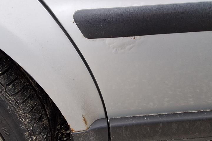 Grå VW Passat fra 2004