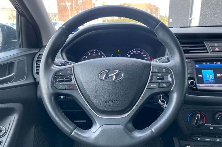 Sort Hyundai i20 fra 2017
