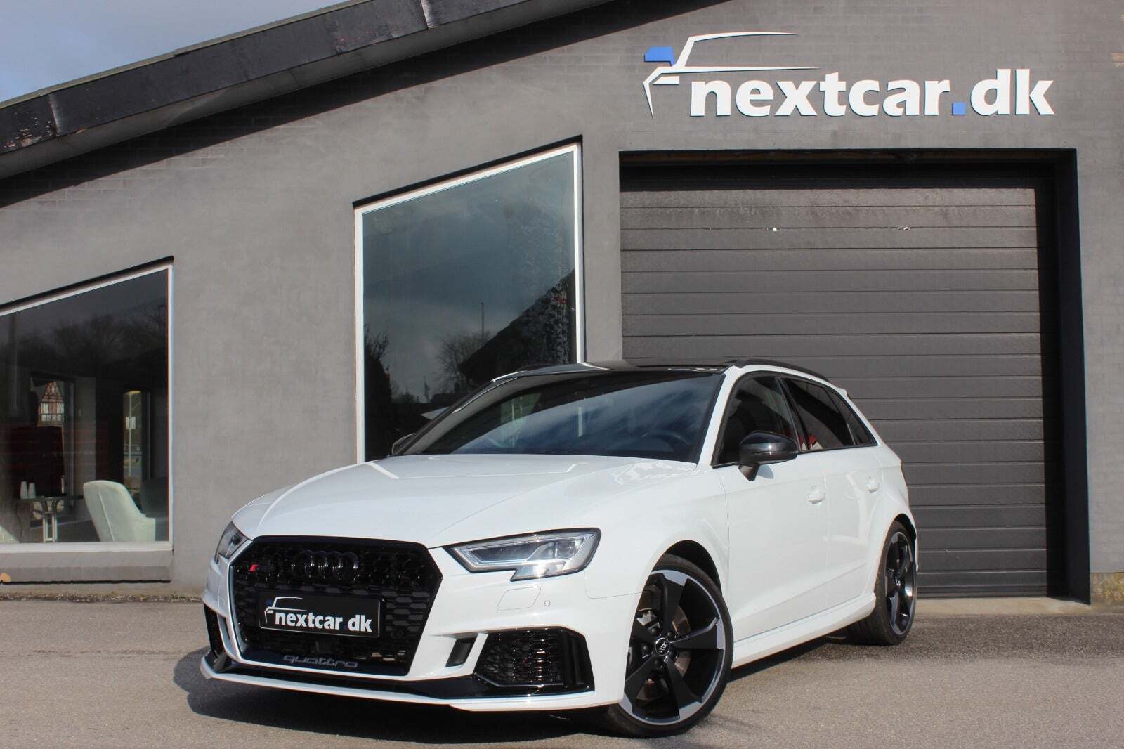 Grå Audi RS3 fra 2019