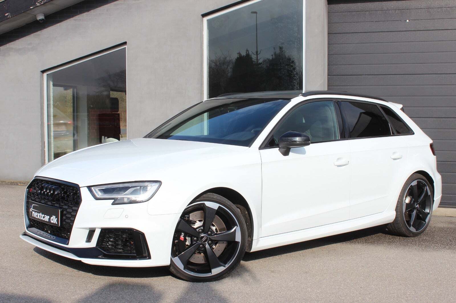 Grå Audi RS3 fra 2019