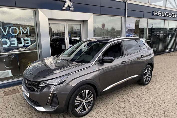 Grå Peugeot 3008 fra 2021