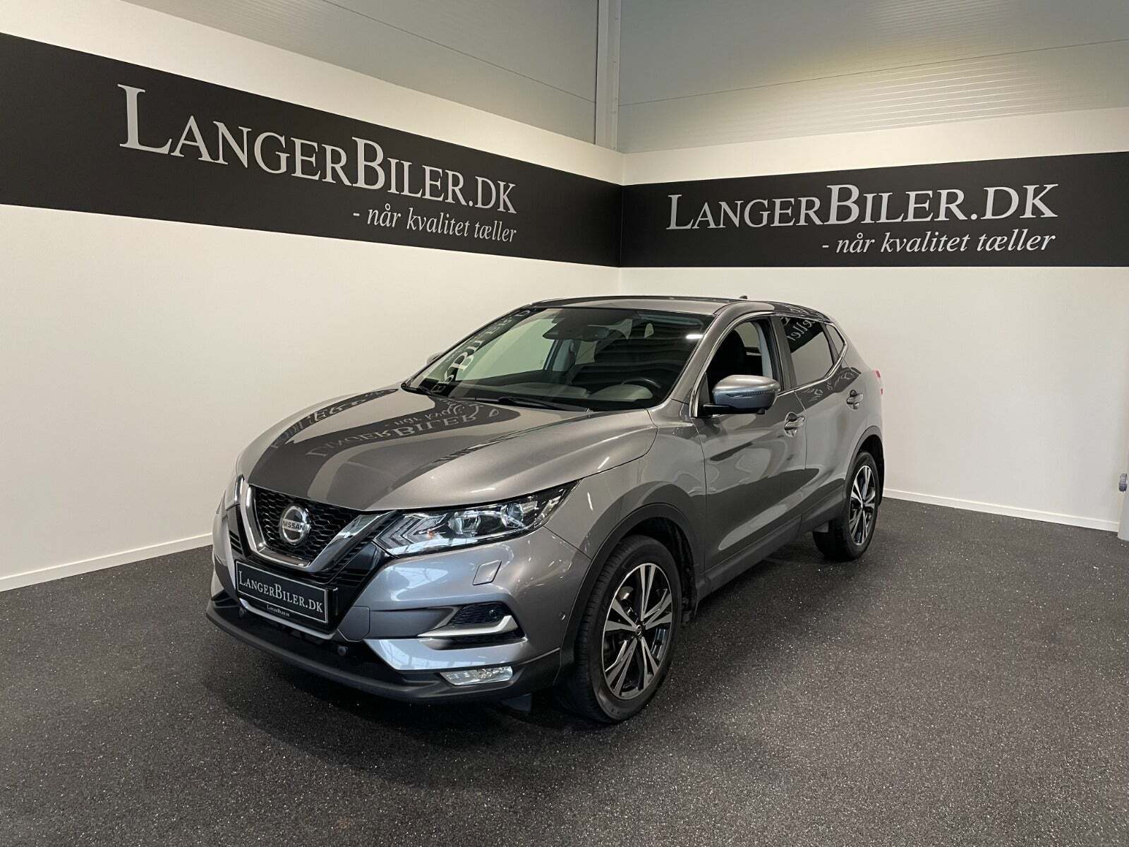 Grå Nissan Qashqai fra 2019