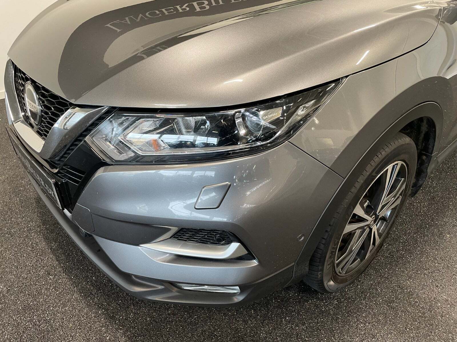 Grå Nissan Qashqai fra 2019