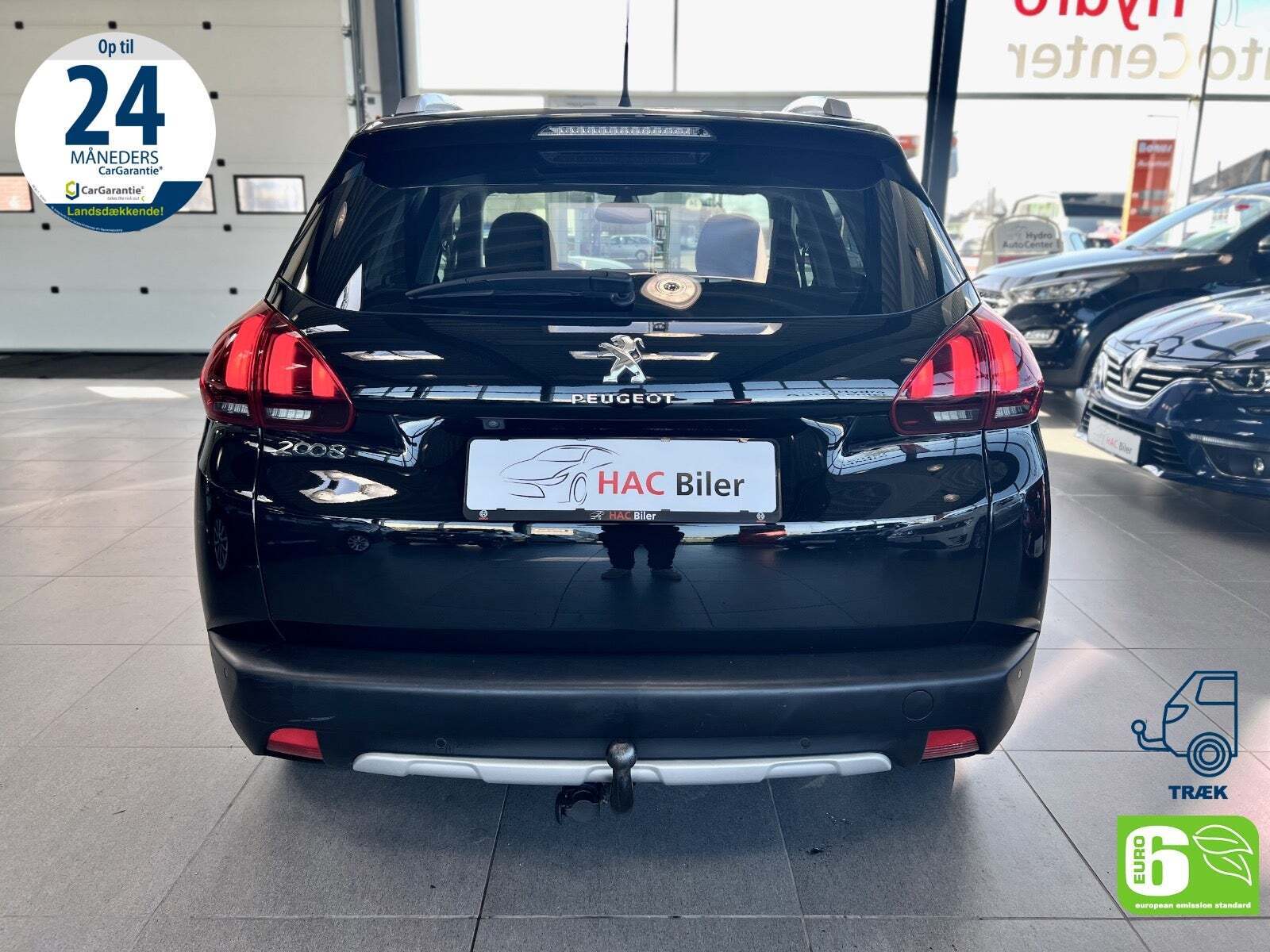 Grå Peugeot 2008 fra 2018