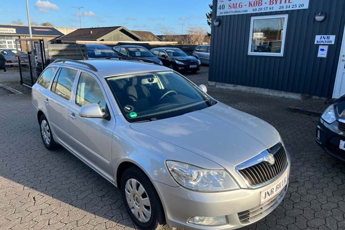 undefined Skoda Octavia fra 2009 set udefra