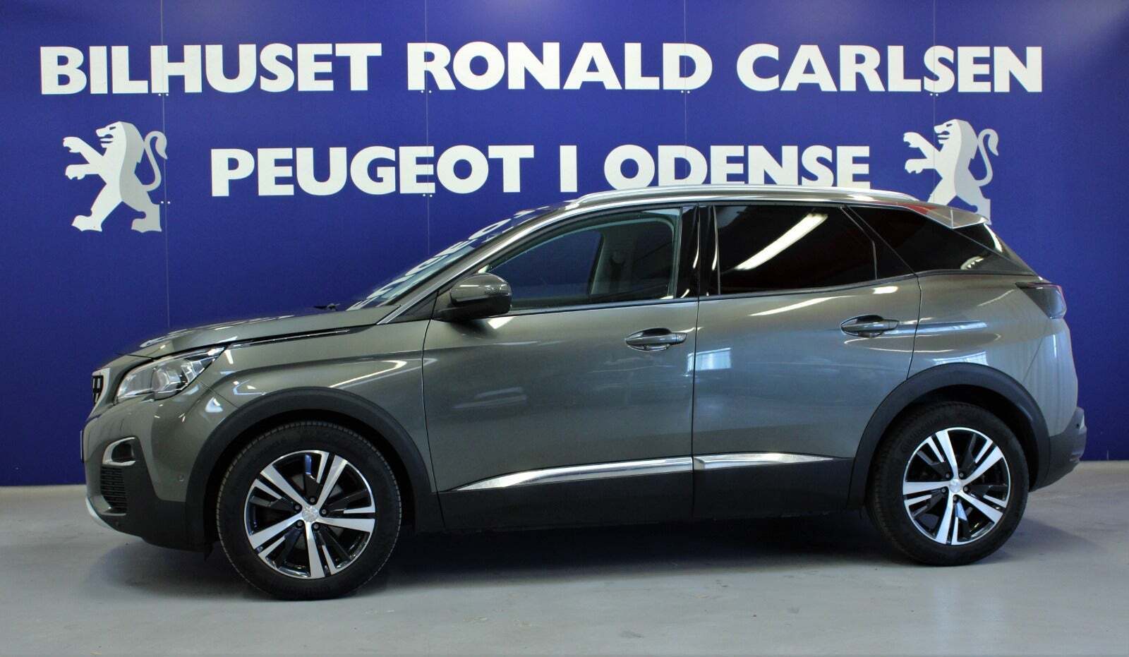 Grå Peugeot 3008 fra 2017
