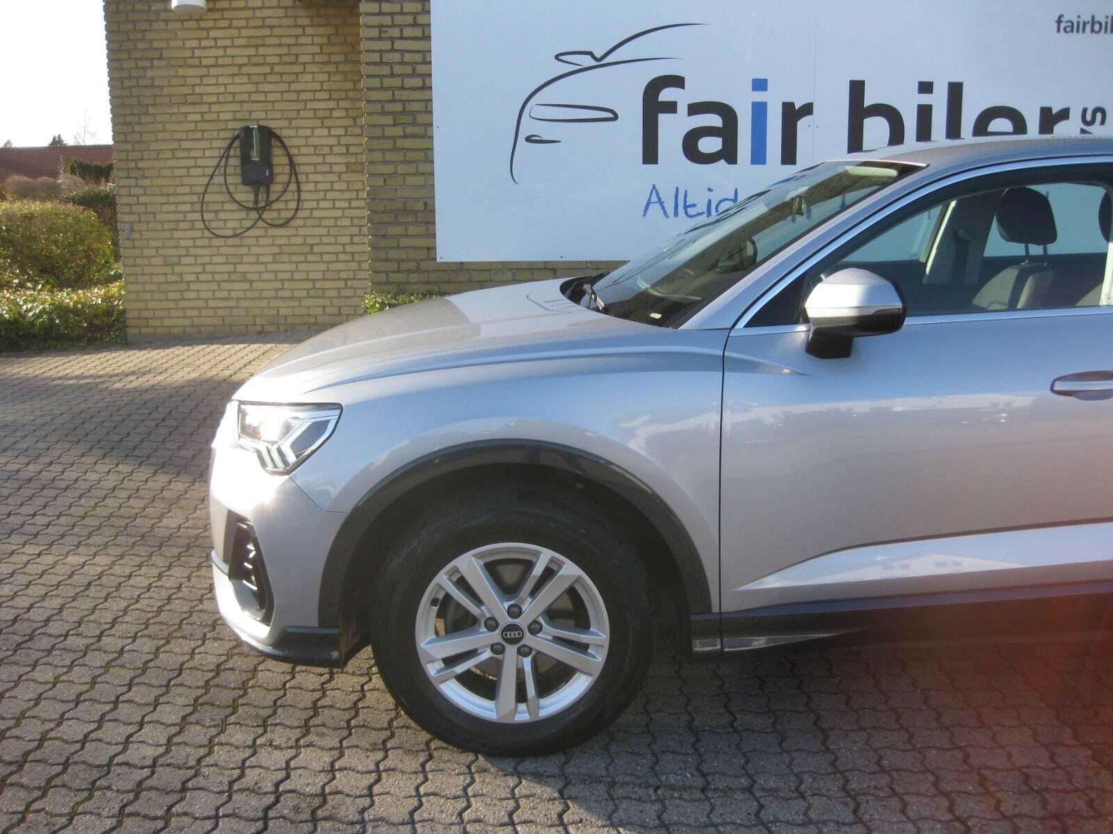 Sølv Audi Q3 fra 2021