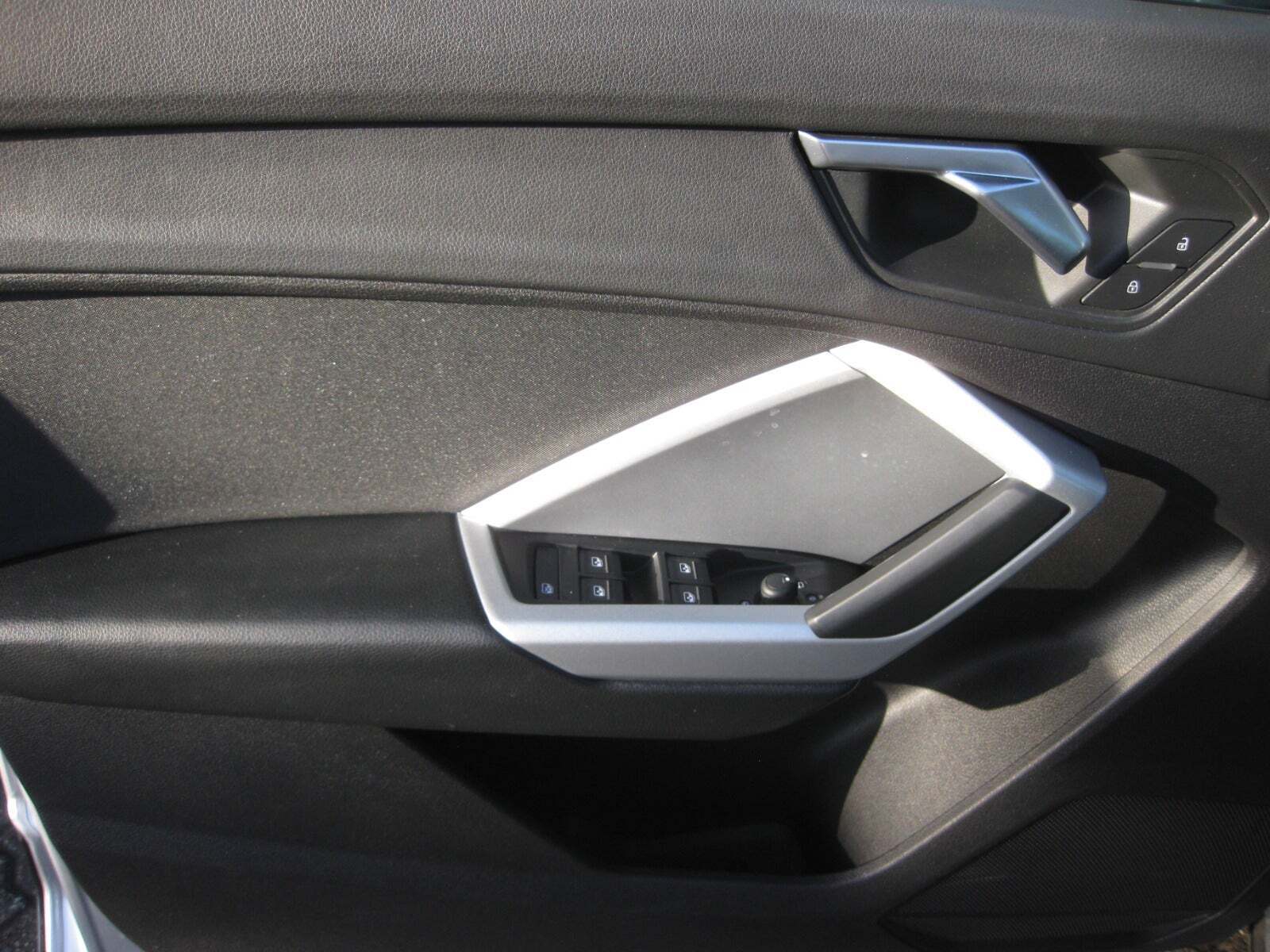 Sølv Audi Q3 fra 2021