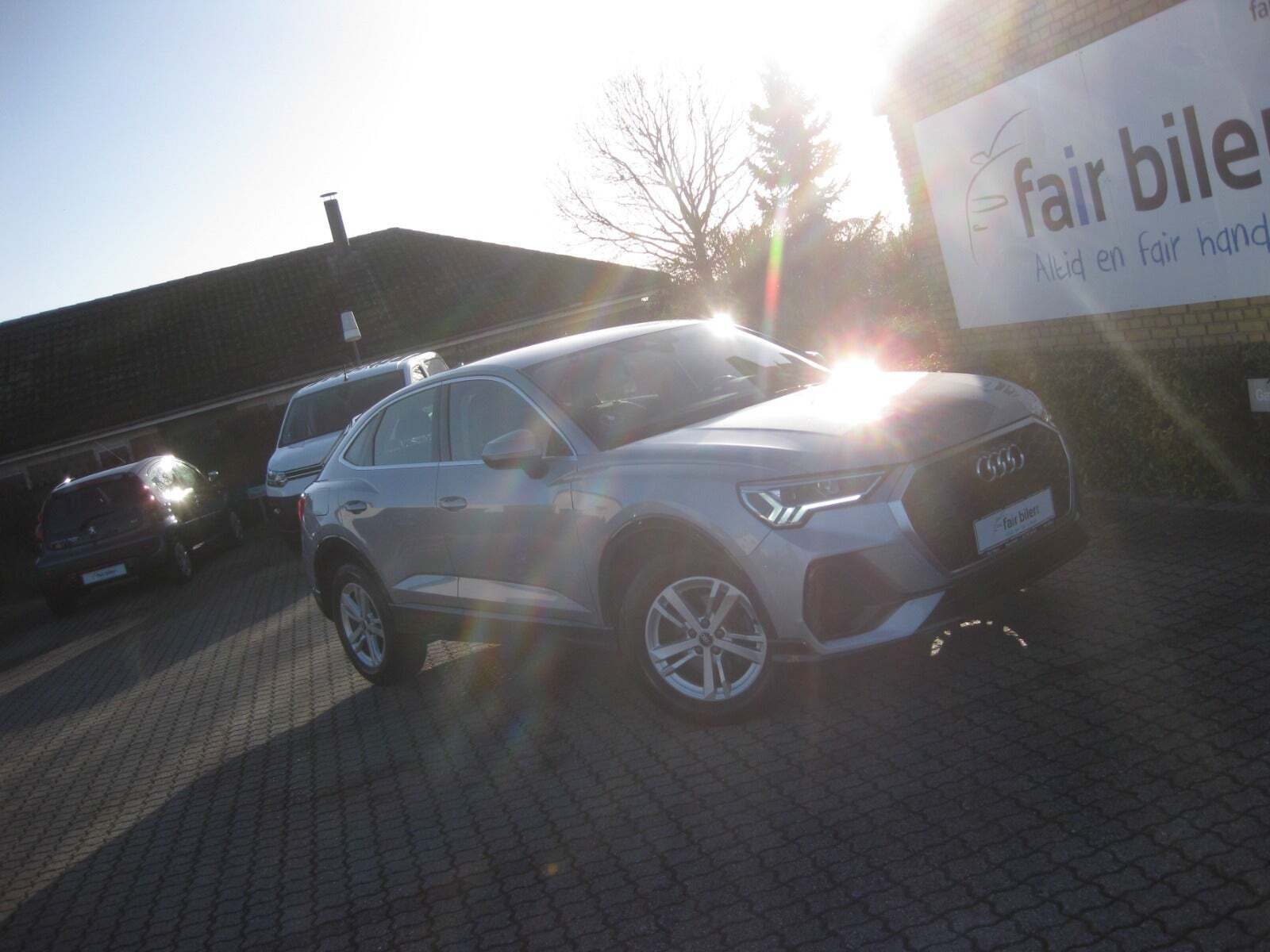 Sølv Audi Q3 fra 2021