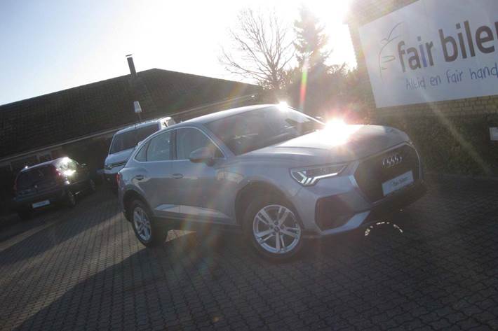 Sølv Audi Q3 fra 2021