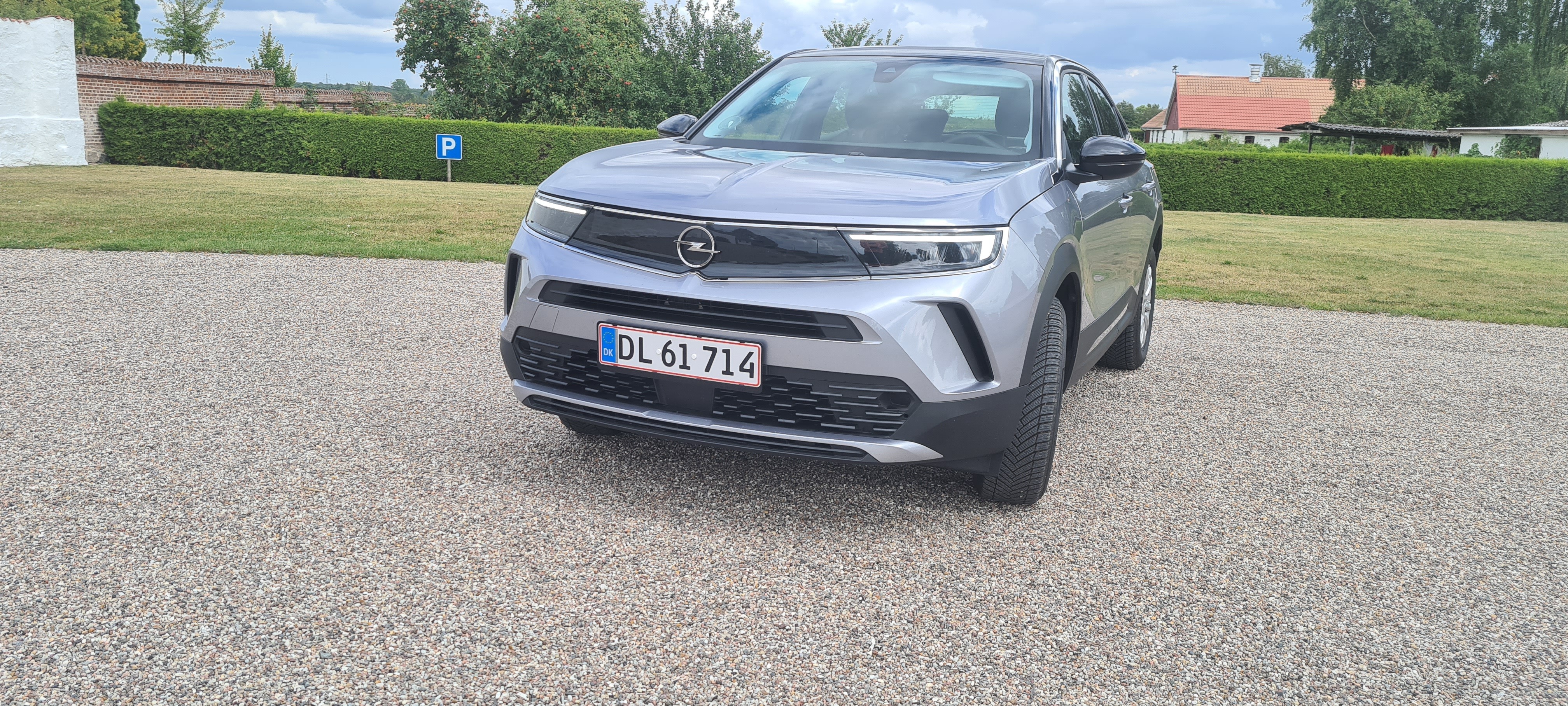 Grå Opel Mokka-e fra 2021