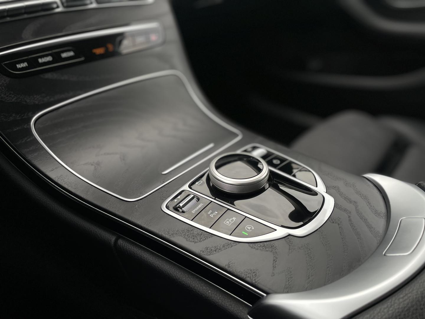 Grå Mercedes C220 d fra 2019