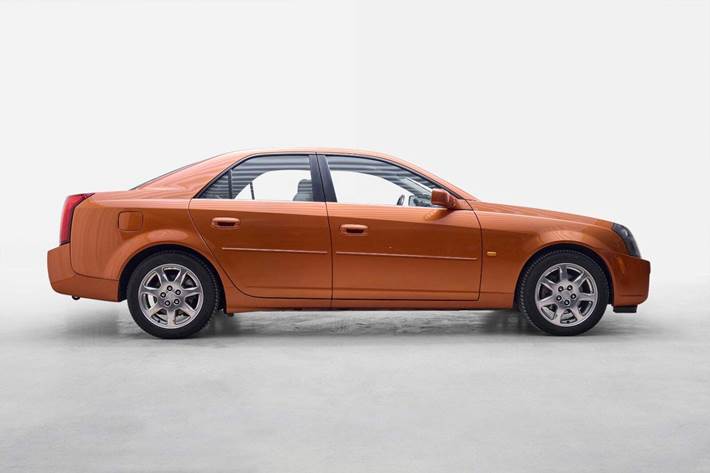 Brun Cadillac CTS fra 2004