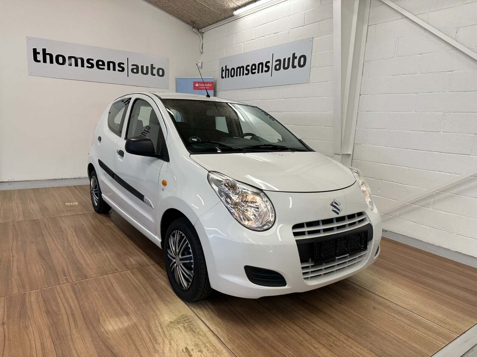 Hvid Suzuki Alto fra 2011