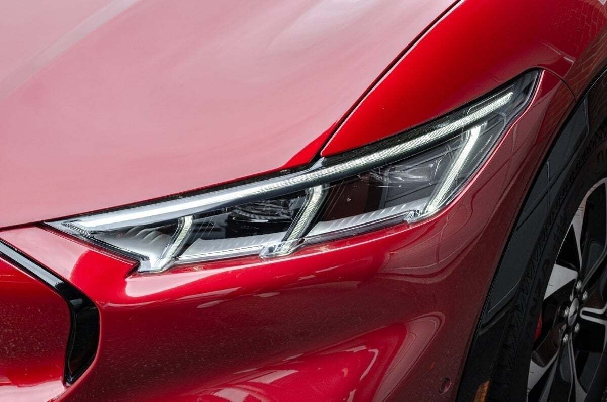 Grå Ford Mustang Mach-E fra 2022