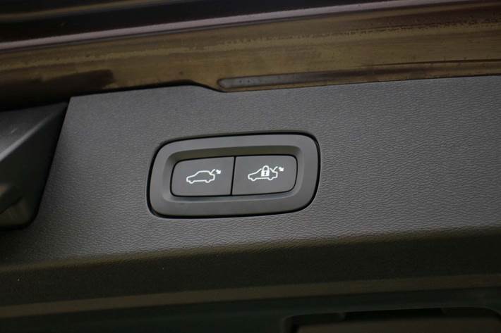 Brun Volvo V60 CC fra 2019