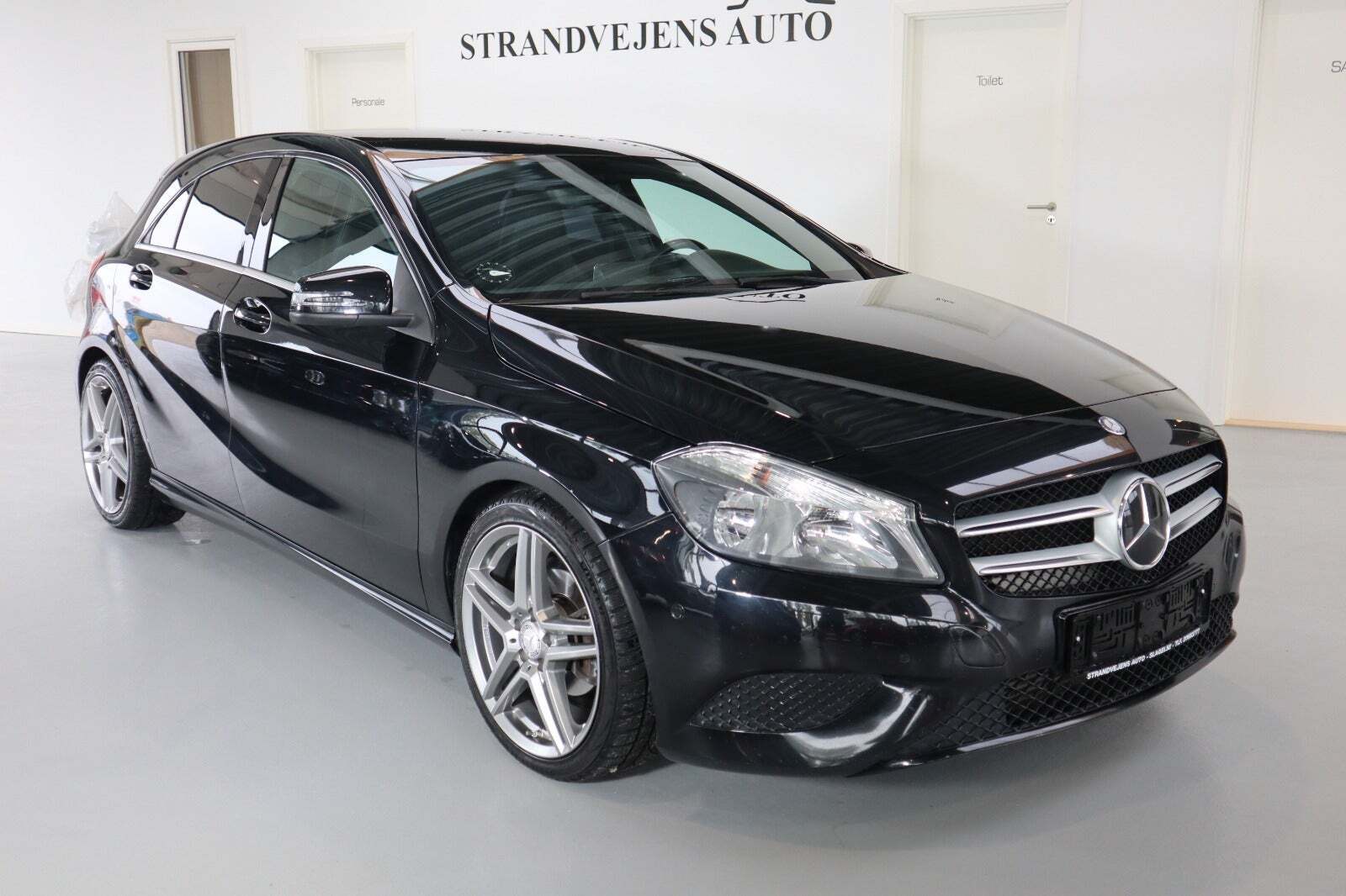 Sort Mercedes A180 d fra 2015