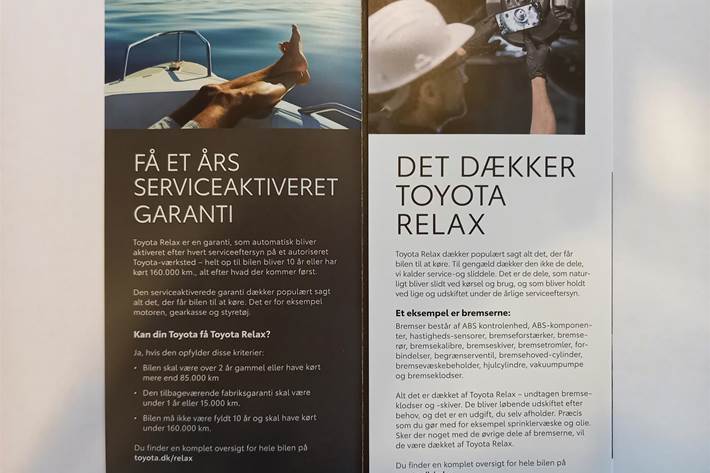 Grå Toyota Avensis fra 2015