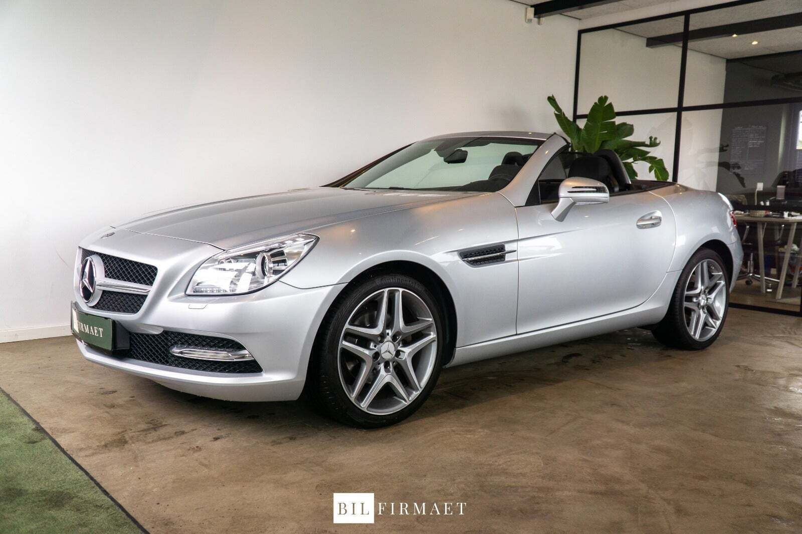 Grå Mercedes SLK200 fra 2012