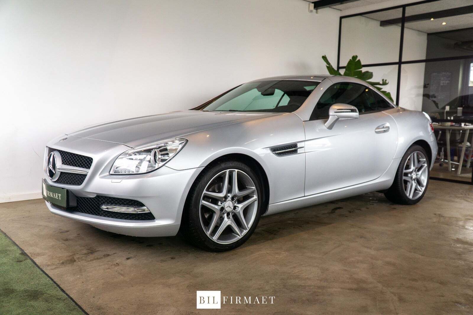 Grå Mercedes SLK200 fra 2012