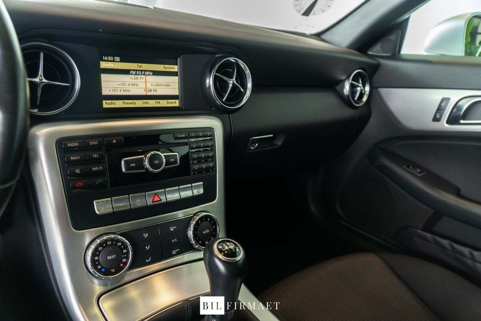 Grå Mercedes SLK200 fra 2012