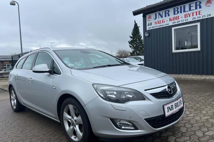 undefined Opel Astra fra 2011 set udefra