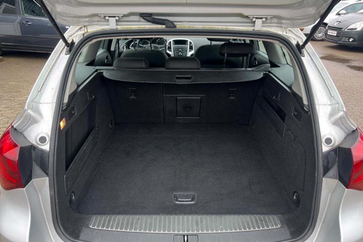 undefined Opel Astra fra 2011