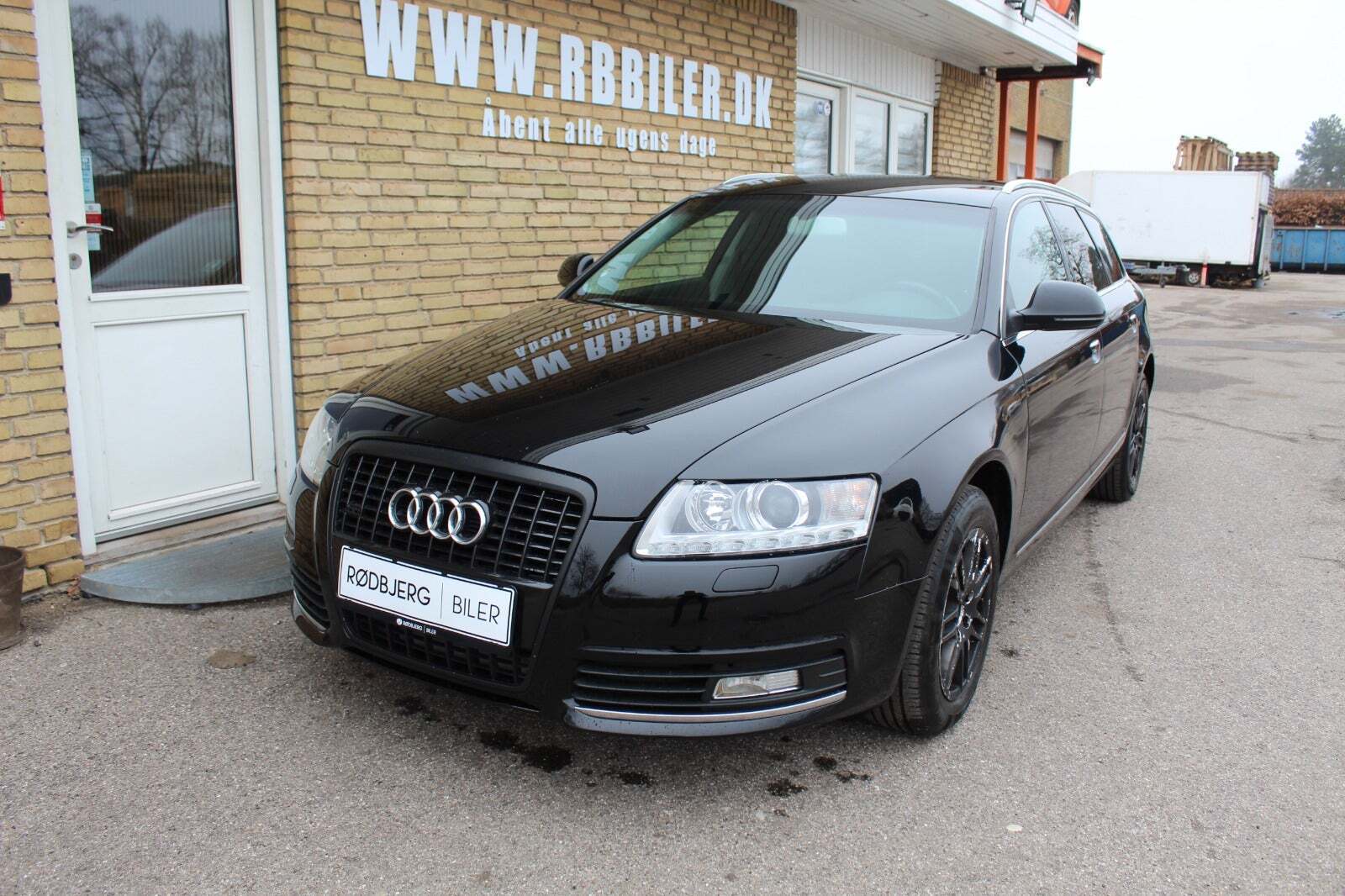 Grå Audi A6 fra 2010
