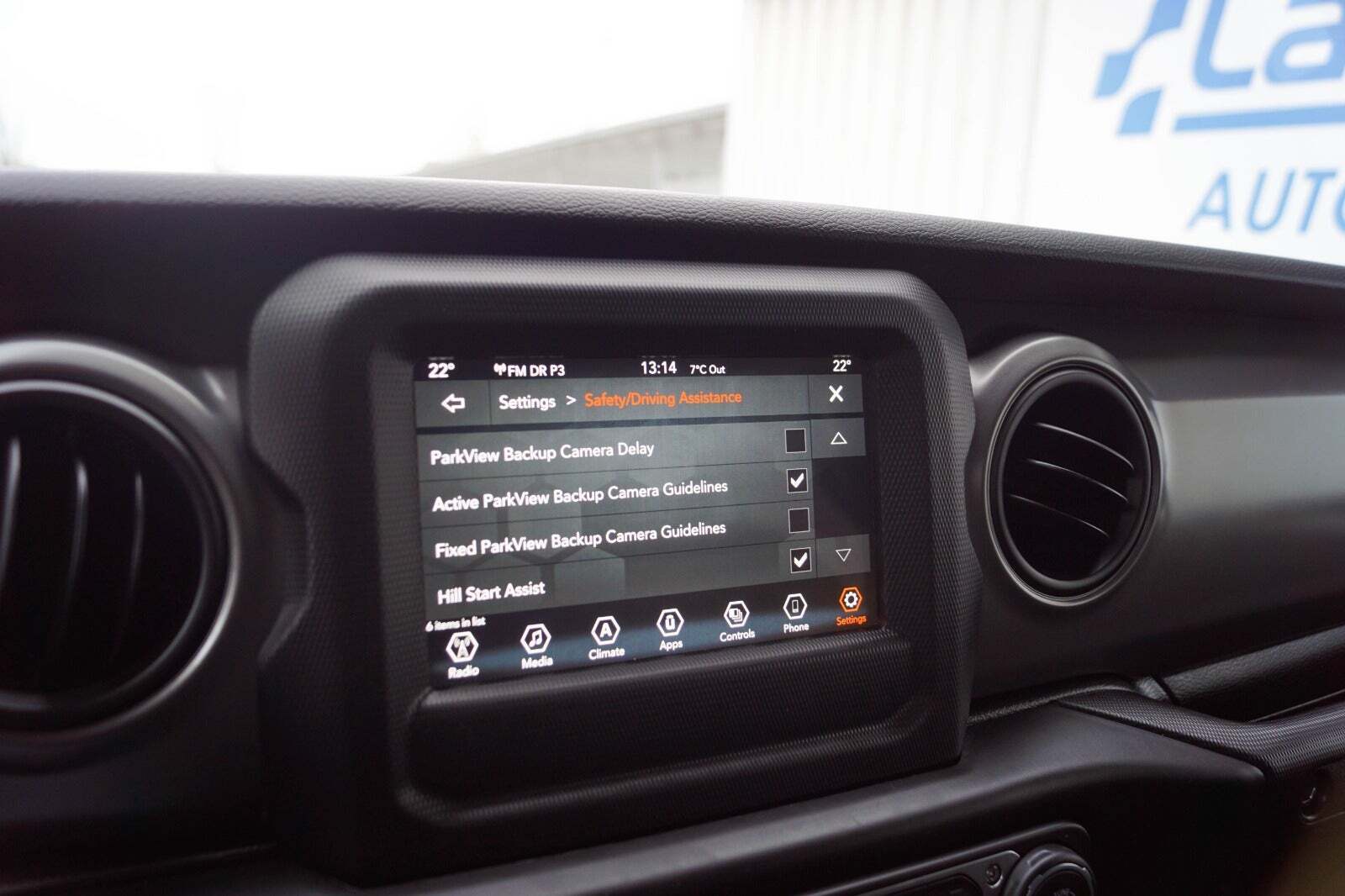 Grå Jeep Gladiator fra 2022