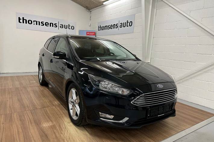 Sort Ford Focus fra 2015 set udefra
