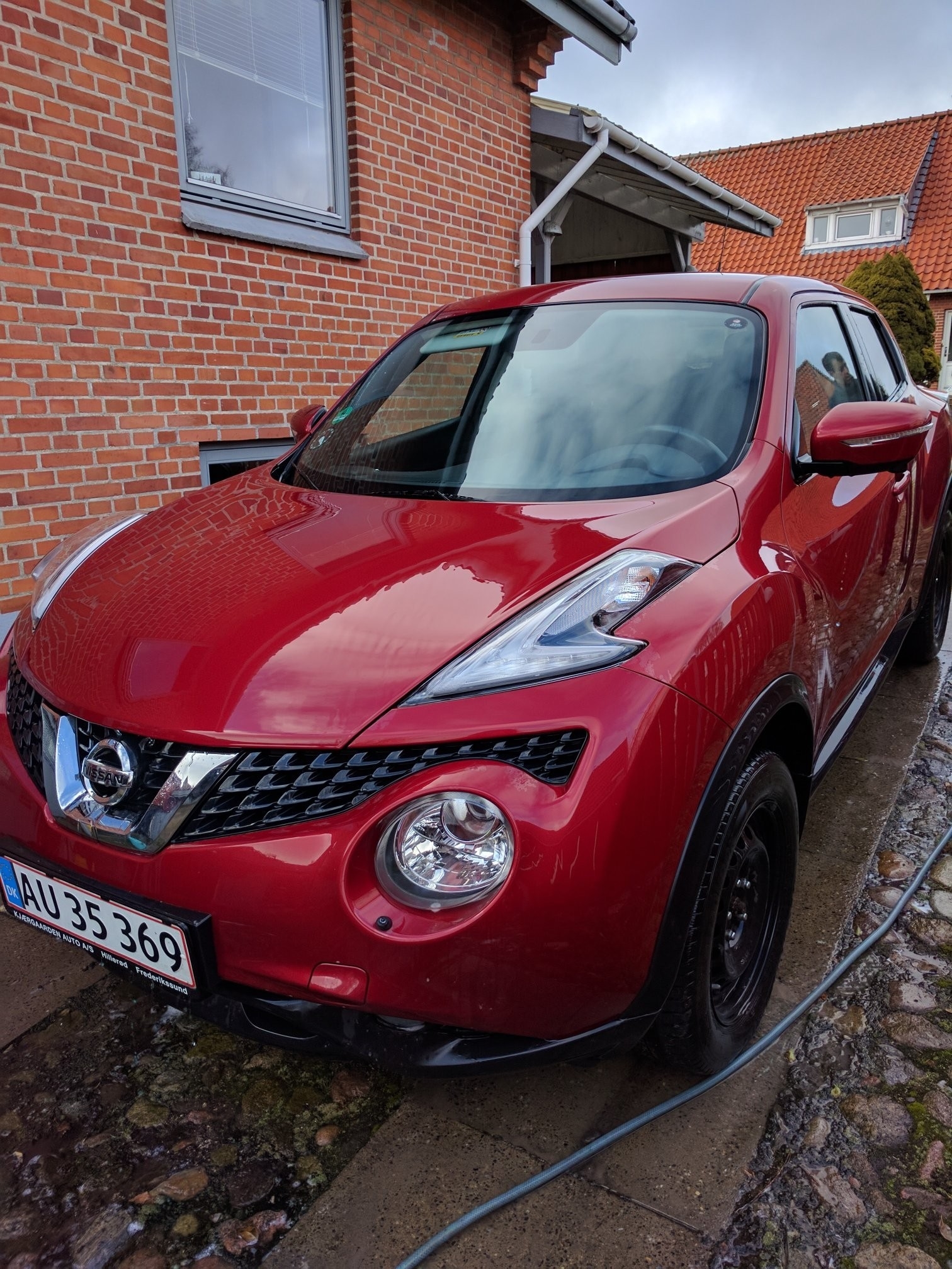 Rød Nissan Juke fra 2015