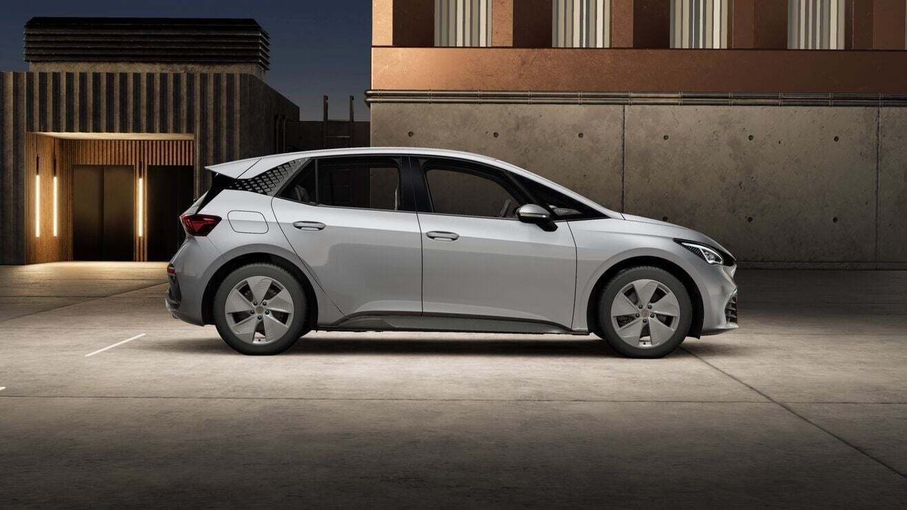 Grå Cupra Born fra 2023