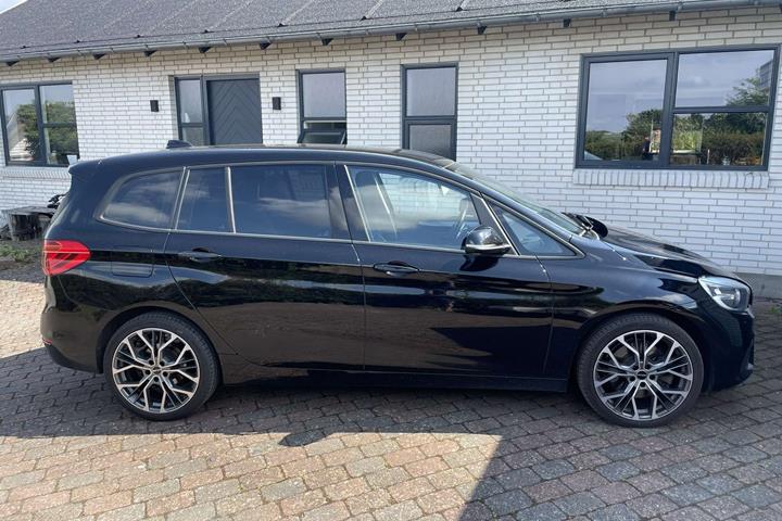 Sort BMW 220d fra 2016