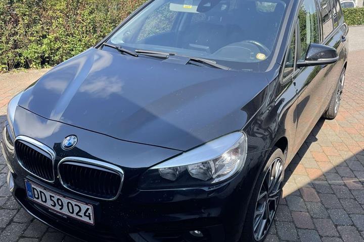 Sort BMW 220d fra 2016