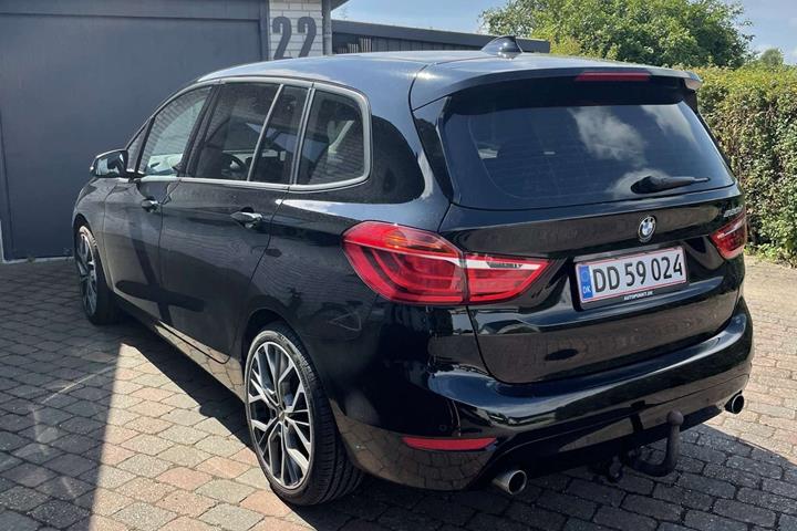 Sort BMW 220d fra 2016