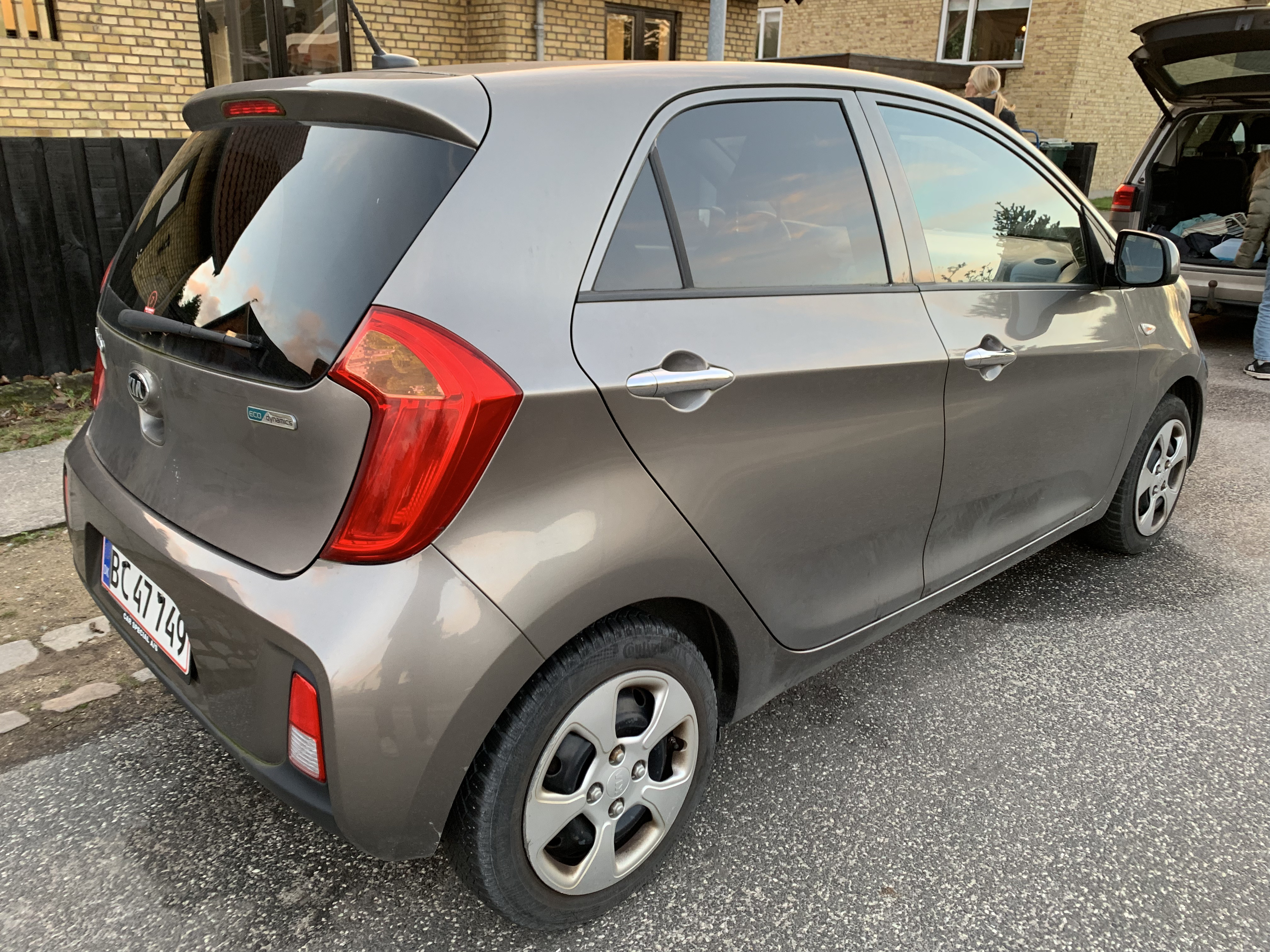 Grå Kia Picanto fra 2016