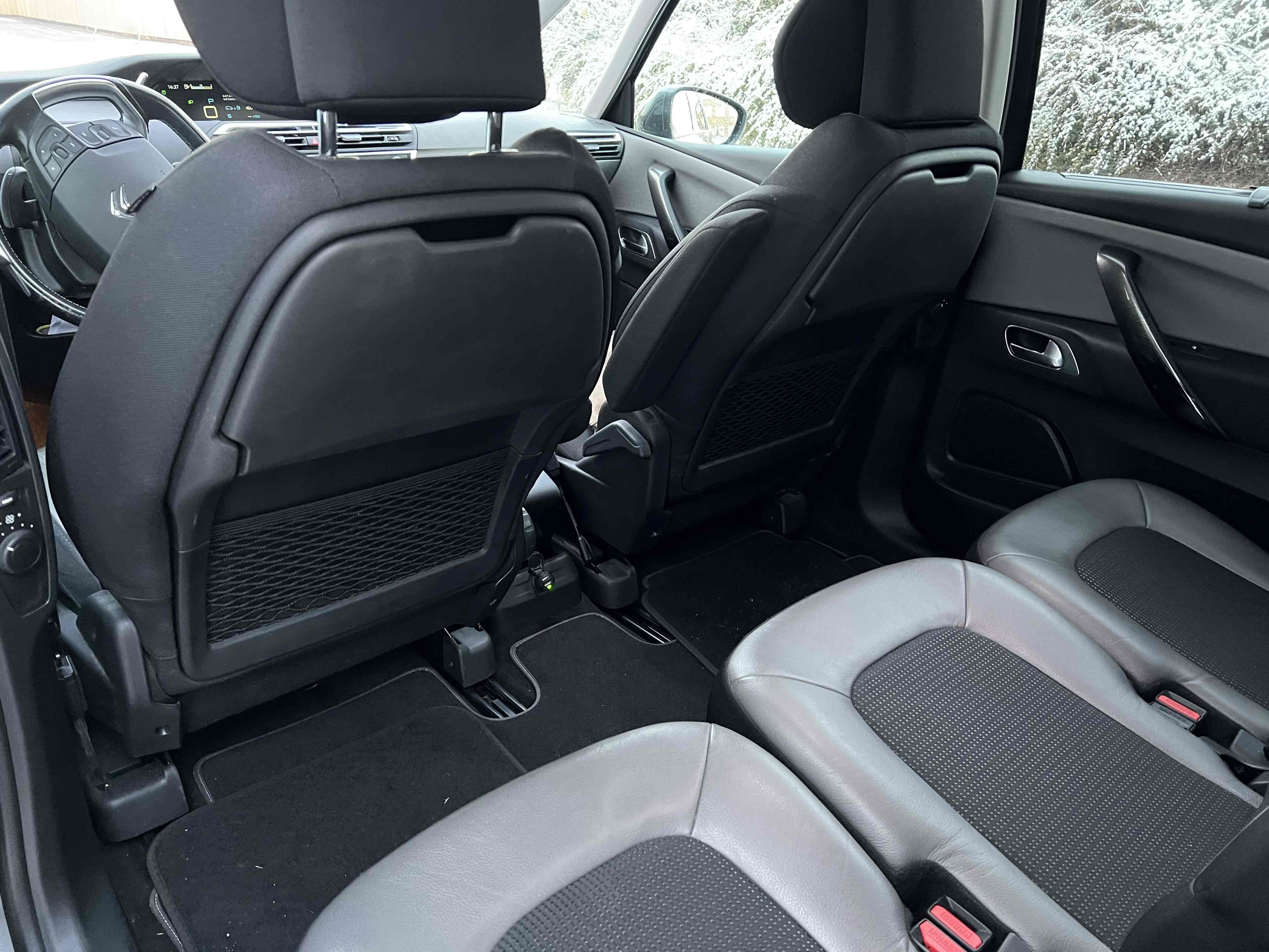 Grå Citroën Grand C4 Picasso fra 2015
